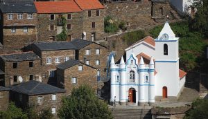 Piódão - A Igreja branca Piódão - A Igreja branca