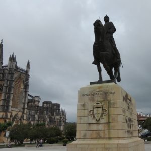 Estátua Nuno A. pereira